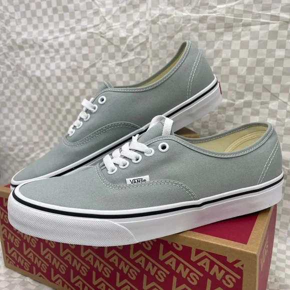 Vans Men’s Lt Gray Canvas Authentic
Color Theory Pure Grey
VN000D7YEPO Sneakers - Picture 9 of 16